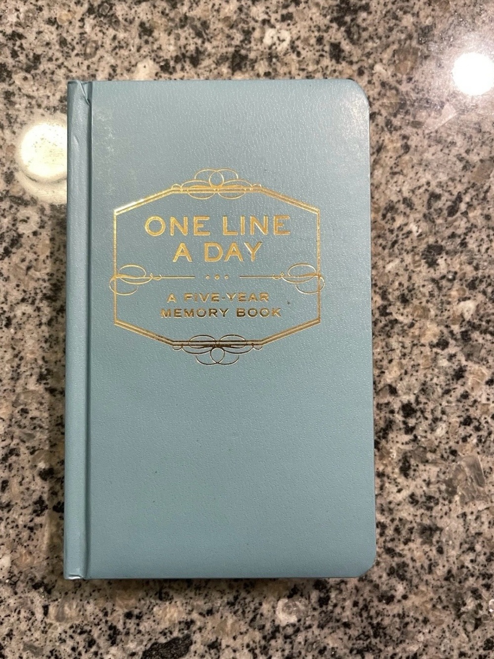 One Line a Day: A Five-Year Memory Book by Chronicle Books